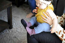 Load image into Gallery viewer, HaCo Baby Booties - Purple Bamboo - Size 2